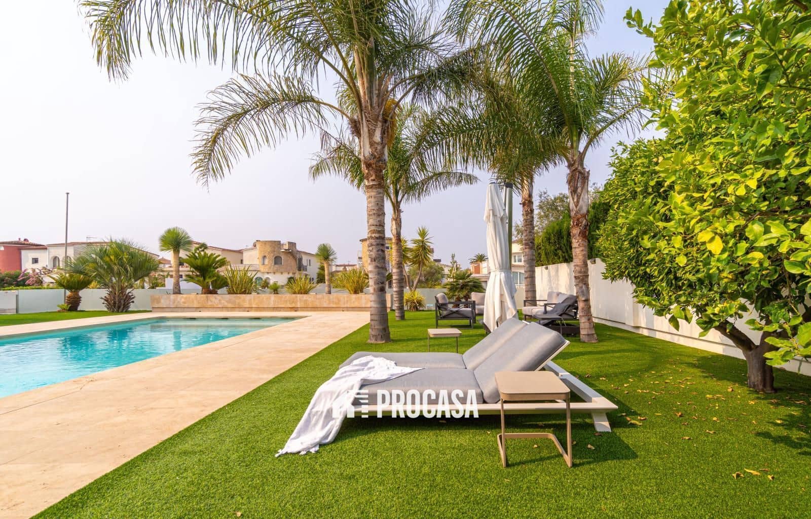 4 sovrum Villa till salu i Empuriabrava med pool garage - 2 995 000 € (Ref: 9247699)