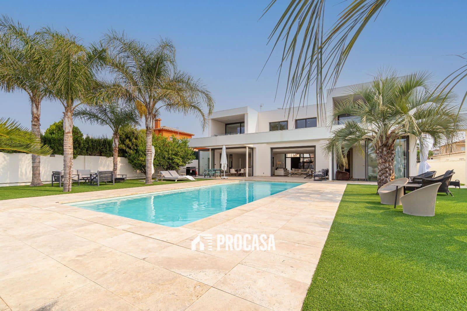 4 sovrum Villa till salu i Empuriabrava med pool garage - 2 995 000 € (Ref: 9247699)