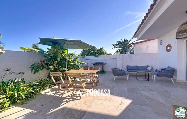 2 soveværelse Villa til salg i Empuriabrava, Castelló d'Empúries med swimmingpool garage - € 399.500 (Ref: 9249079)