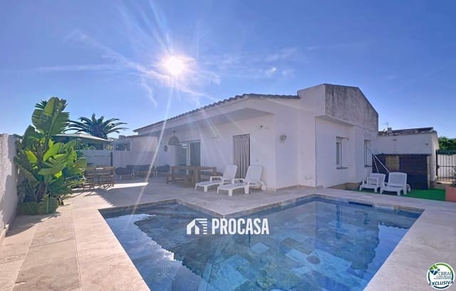 2 soveværelse Villa til salg i Empuriabrava, Castelló d'Empúries med swimmingpool garage - € 399.500 (Ref: 9249079)