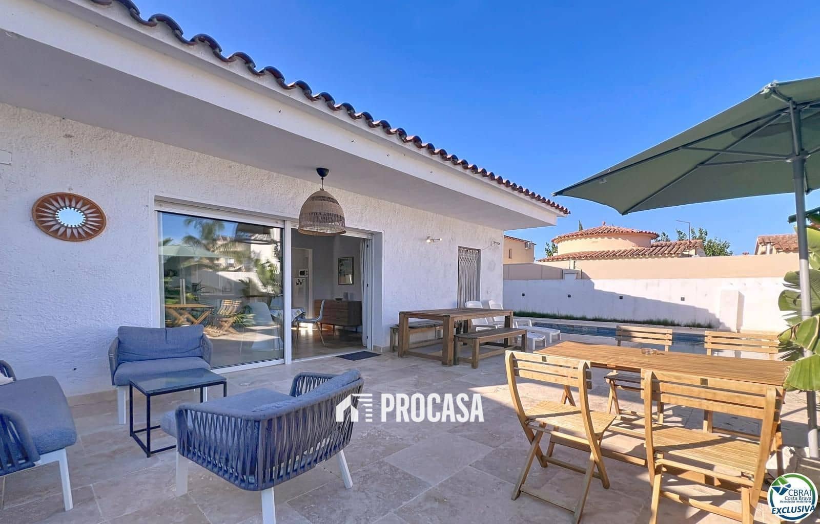 2 soveværelse Villa til salg i Empuriabrava med swimmingpool garage - € 399.500 (Ref: 9249079)