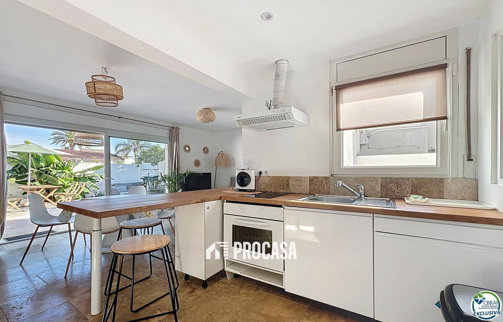 2 soveværelse Villa til salg i Empuriabrava med swimmingpool garage - € 399.500 (Ref: 9249079)