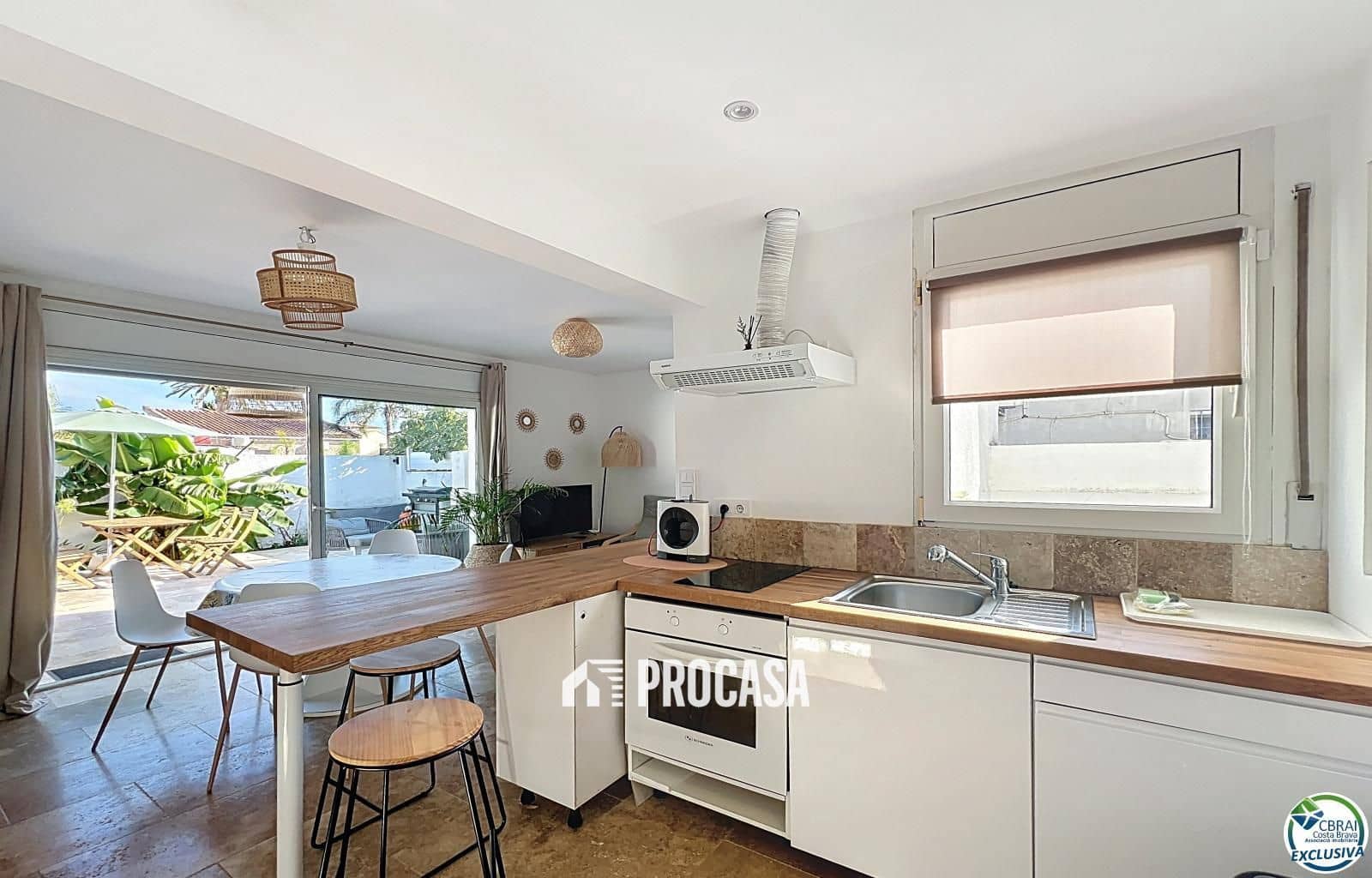 2 soveværelse Villa til salg i Empuriabrava med swimmingpool garage - € 399.500 (Ref: 9249079)