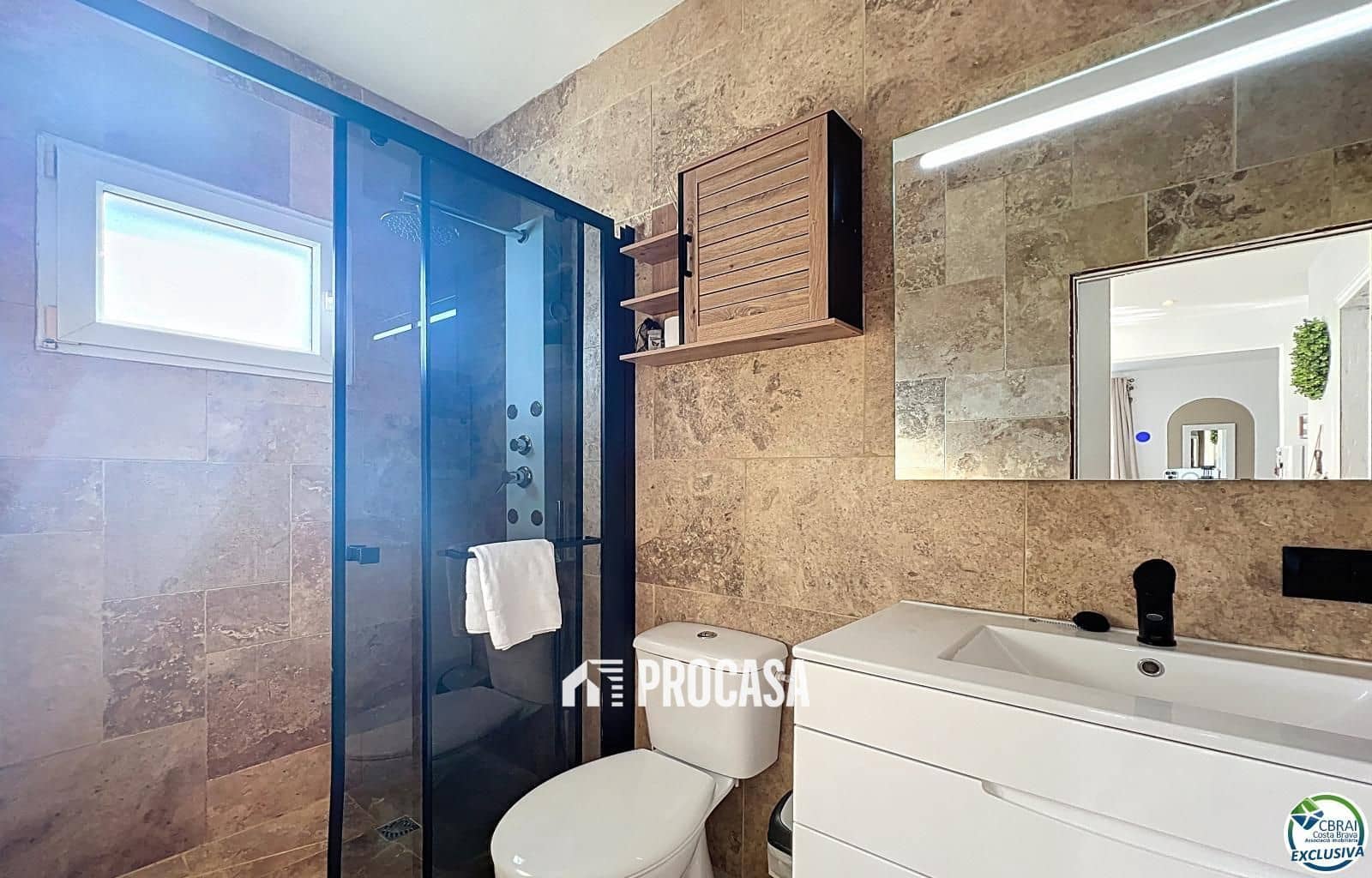 2 soveværelse Villa til salg i Empuriabrava med swimmingpool garage - € 399.500 (Ref: 9249079)