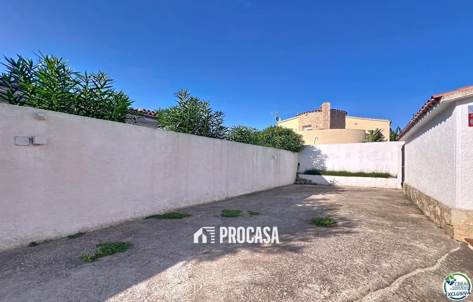 2 soveværelse Villa til salg i Empuriabrava med swimmingpool garage - € 399.500 (Ref: 9249079)