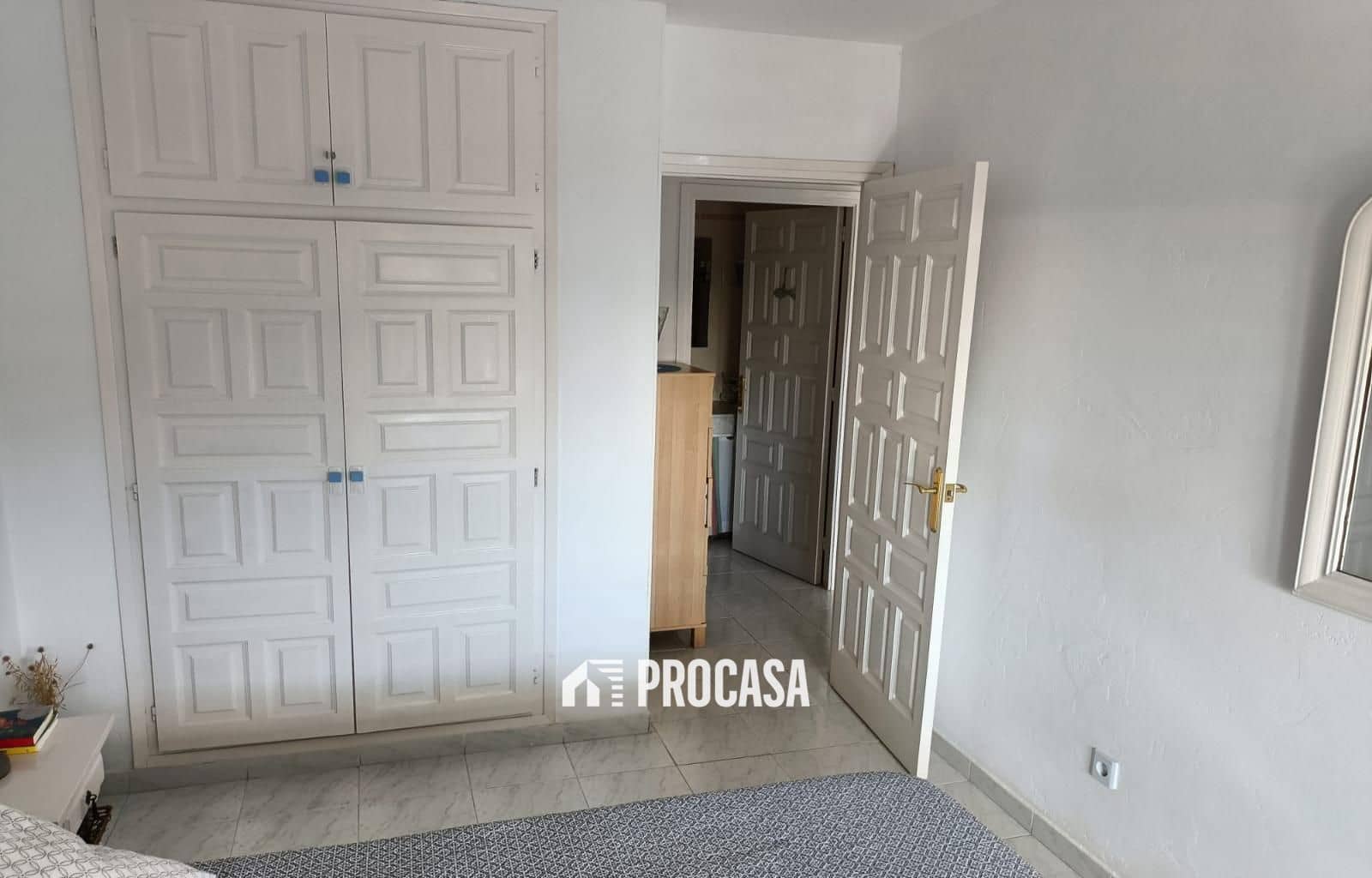 2 bedroom Flat for sale in Roses with garage - € 295,000 (Ref: 9255946)