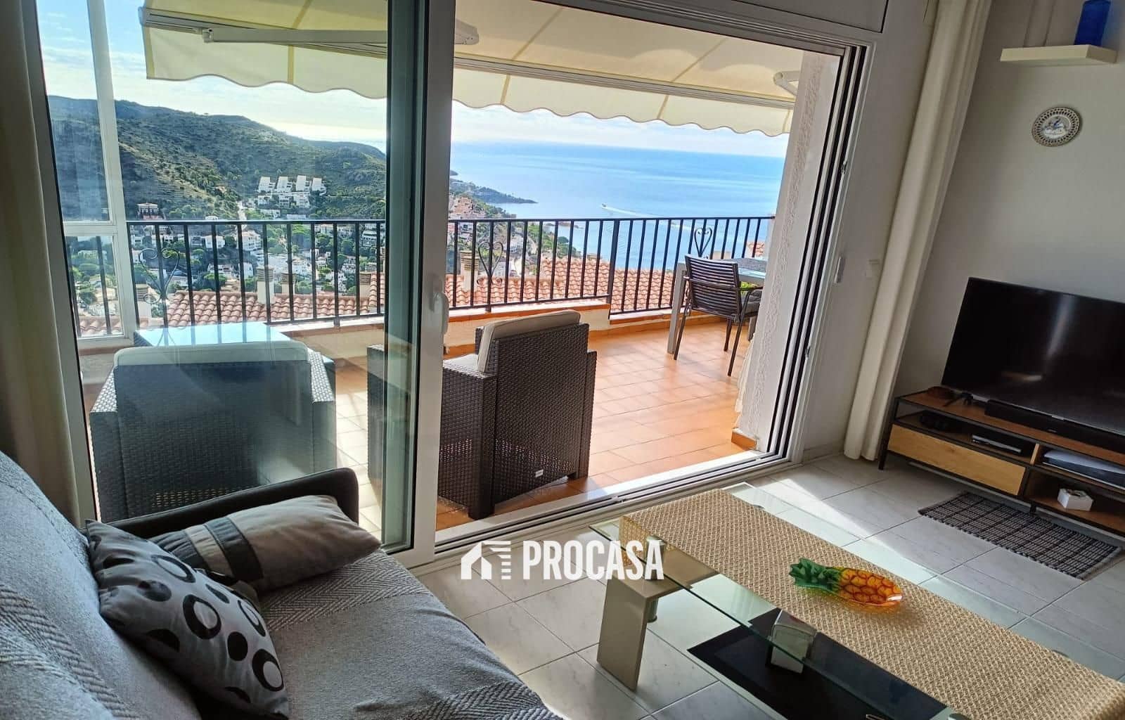 2 bedroom Flat for sale in Roses with garage - € 295,000 (Ref: 9255946)