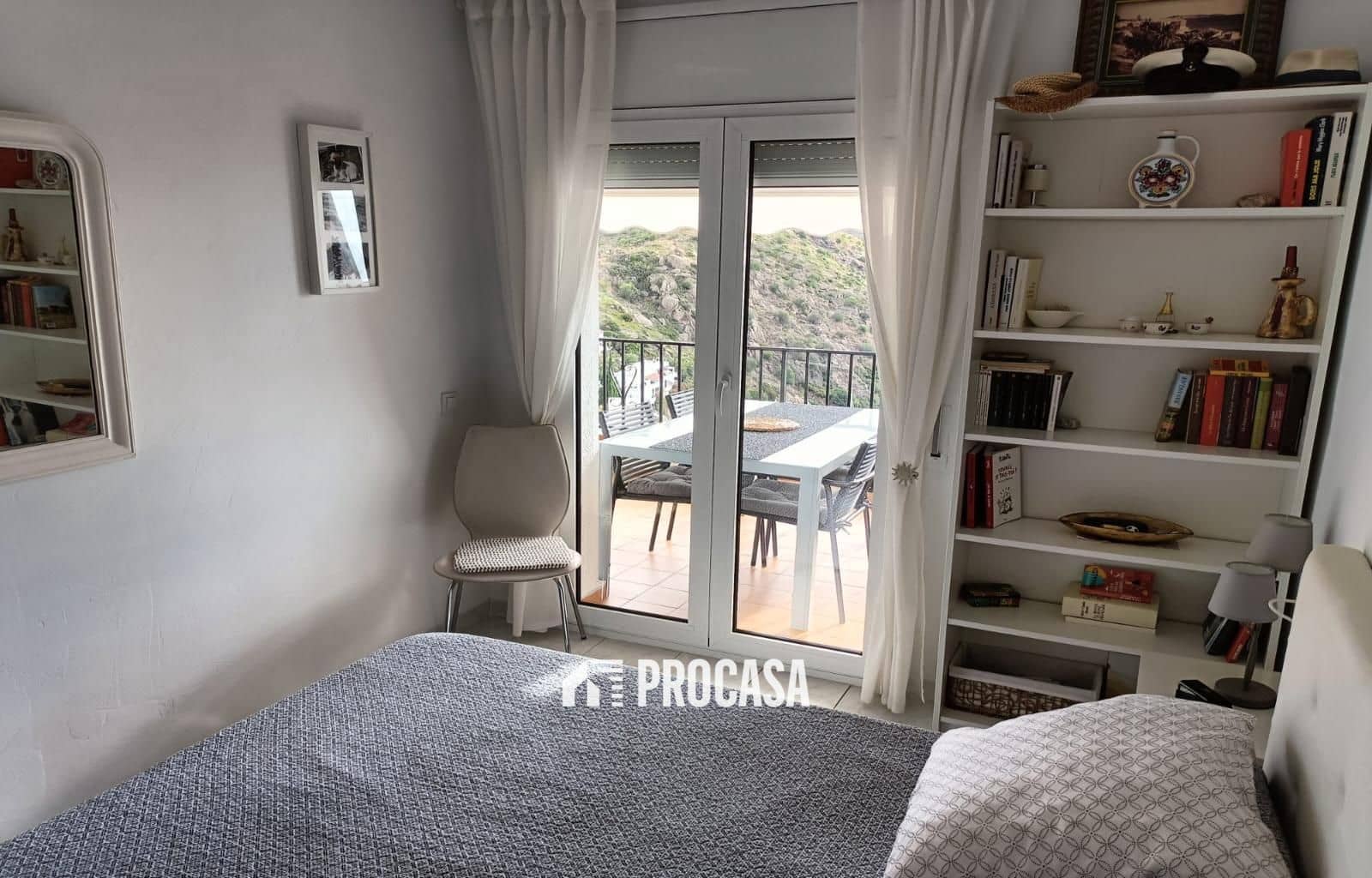 2 bedroom Flat for sale in Roses with garage - € 295,000 (Ref: 9255946)