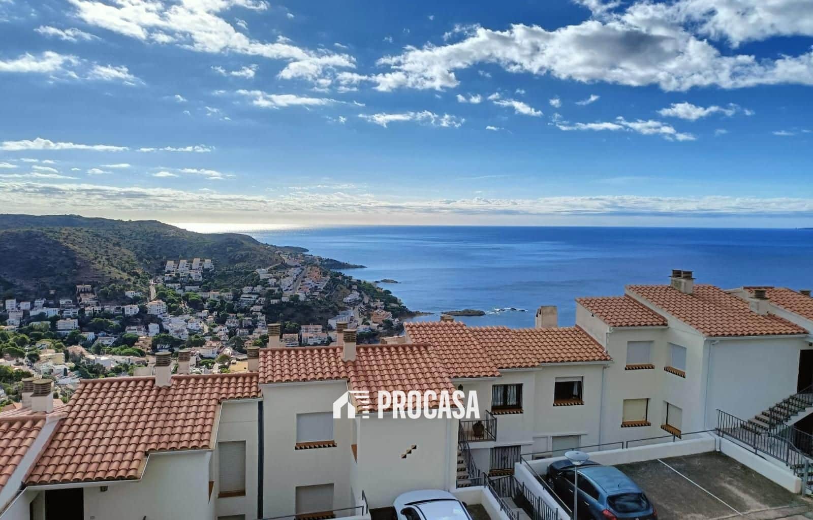 2 bedroom Flat for sale in Roses with garage - € 295,000 (Ref: 9255946)