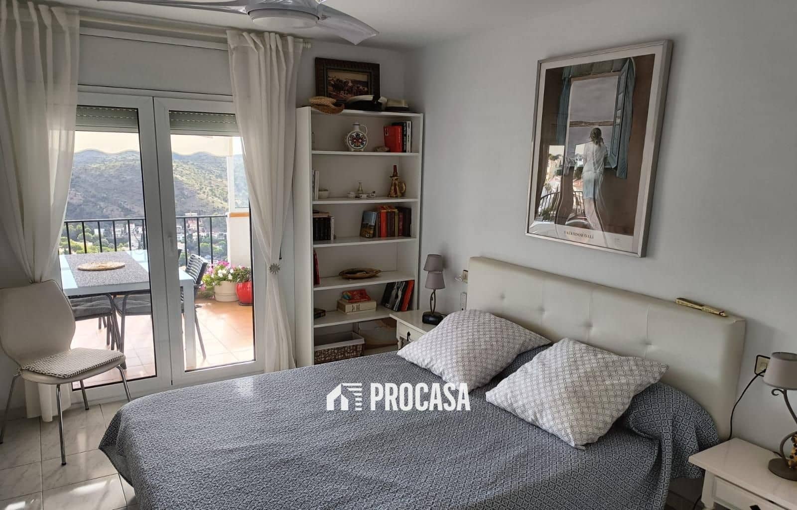 2 bedroom Flat for sale in Roses with garage - € 295,000 (Ref: 9255946)