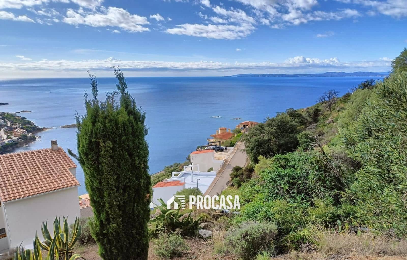 2 bedroom Flat for sale in Roses with garage - € 295,000 (Ref: 9255946)