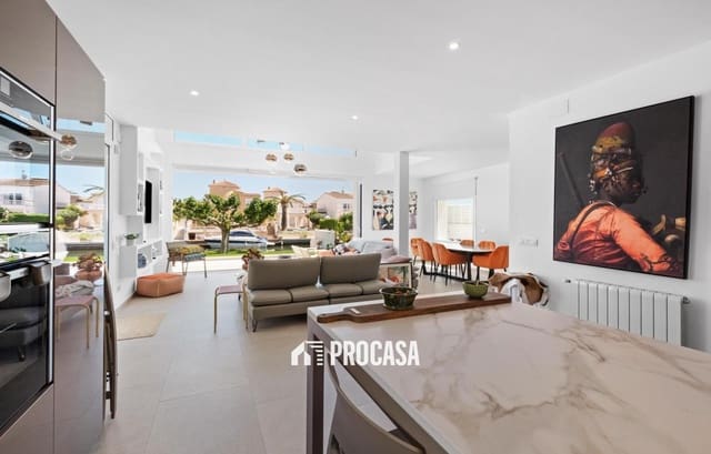 4 sypialnia Willa na sprzedaż w Empuriabrava, Castelló d'Empúries z basenem garażem - 1 495 000 € (Ref: 9267757)