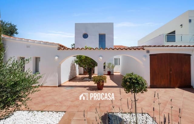 4 sypialnia Willa na sprzedaż w Empuriabrava, Castelló d'Empúries z basenem garażem - 1 495 000 € (Ref: 9267757)