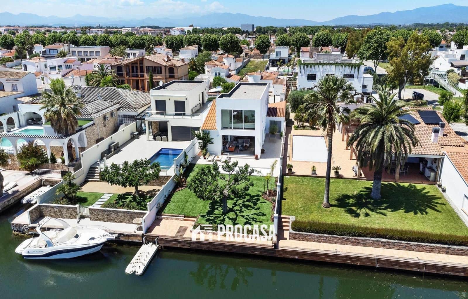 4 Zimmer Villa zu verkaufen in Empuriabrava mit Pool Garage - 1.495.000 € (Ref: 9267757)