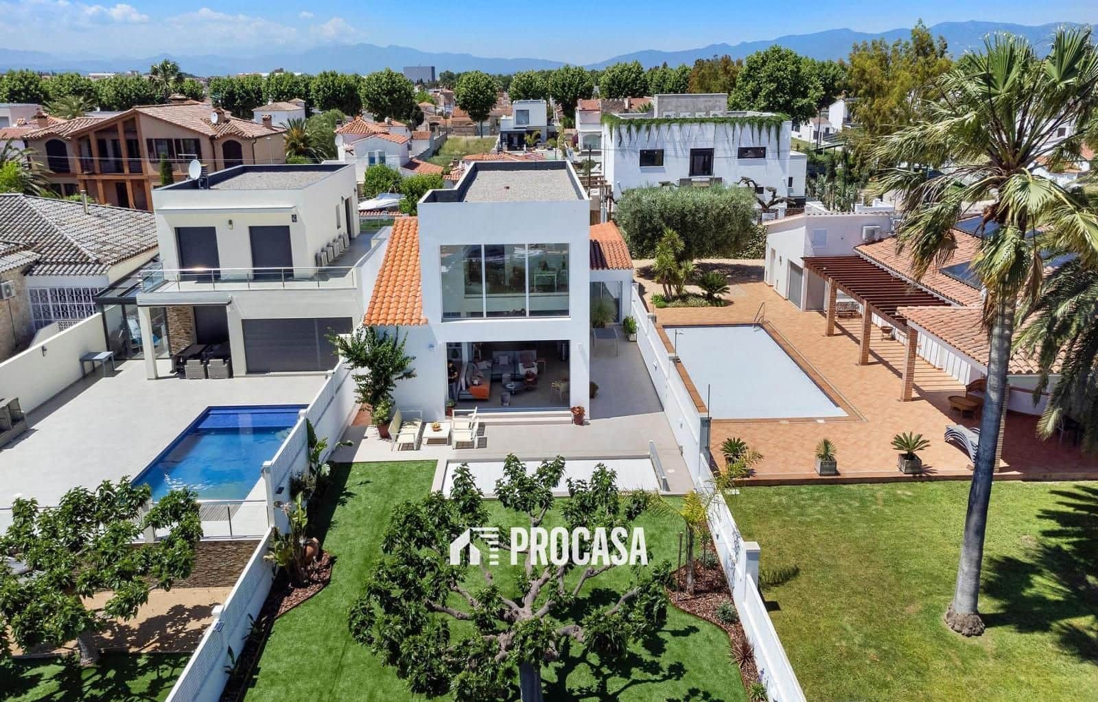 4 Zimmer Villa zu verkaufen in Empuriabrava mit Pool Garage - 1.495.000 € (Ref: 9267757)