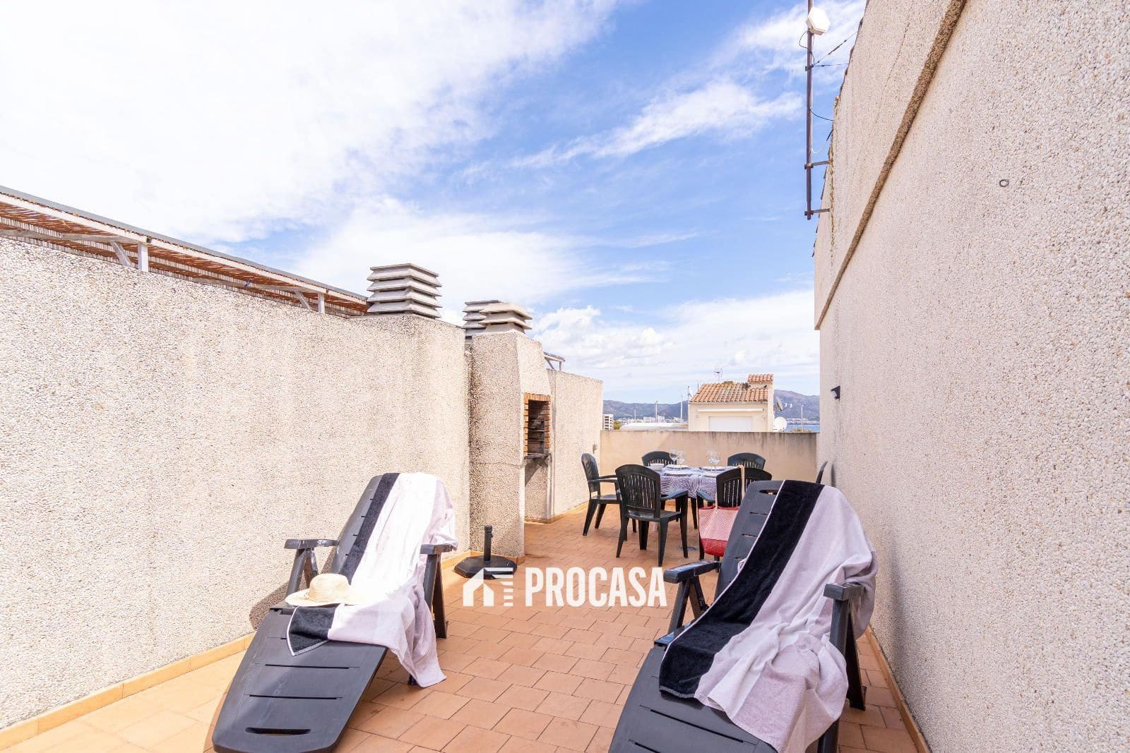 2 slaapkamer Flat te koop in Empuriabrava met garage - € 275.000 (Ref: 9285714)