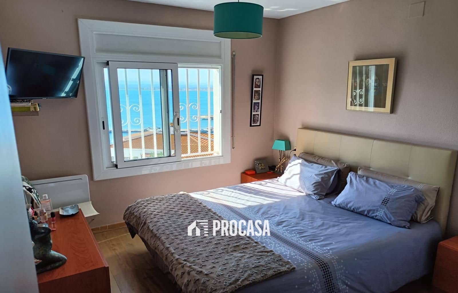 2 slaapkamer Flat te koop in Roses met garage - € 249.000 (Ref: 9293489)