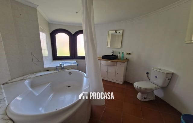 4 makuuhuone Huvila myytävänä paikassa Castelló d'Empúries mukana 
autotalli - 279 000 € (Ref: 9298844)