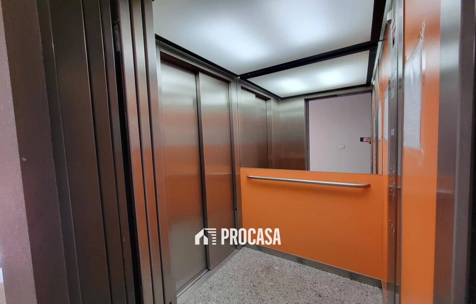 2 soverom Leilighet til salgs i Empuriabrava med svømmebasseng garasje - € 240 000 (Ref: 9312092)