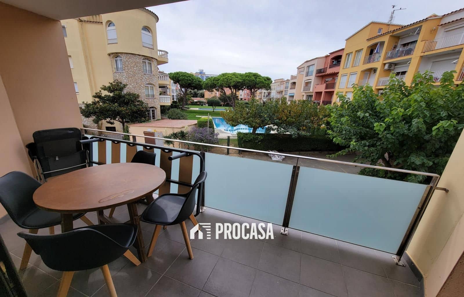 2 soverom Leilighet til salgs i Empuriabrava med svømmebasseng garasje - € 240 000 (Ref: 9312092)