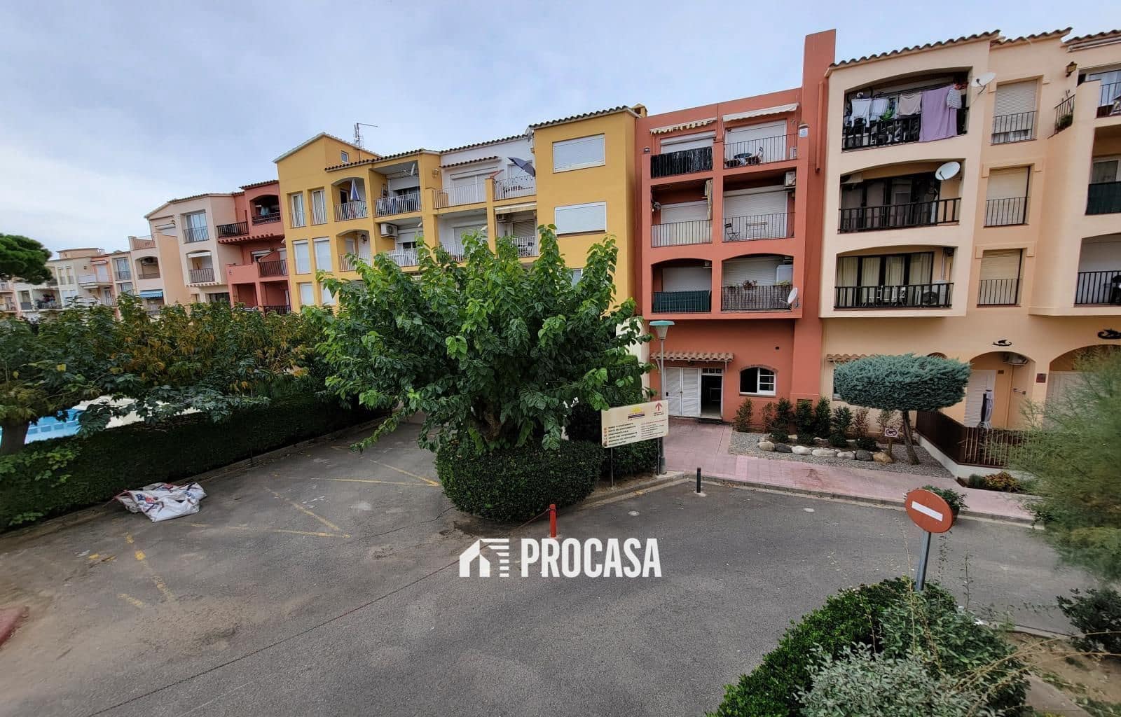 2 soverom Leilighet til salgs i Empuriabrava med svømmebasseng garasje - € 240 000 (Ref: 9312092)