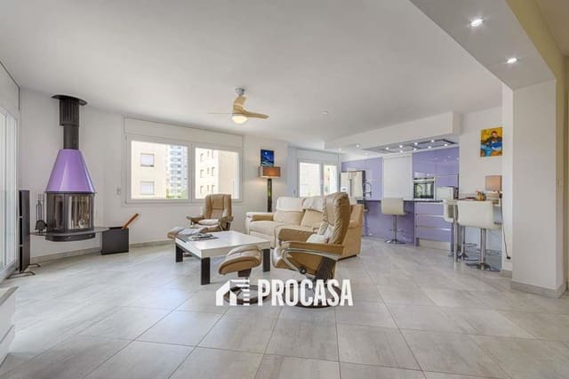 3 makuuhuone Huvila myytävänä paikassa Santa Margarida, Roses mukana 
autotalli - 695 000 € (Ref: 9313976)