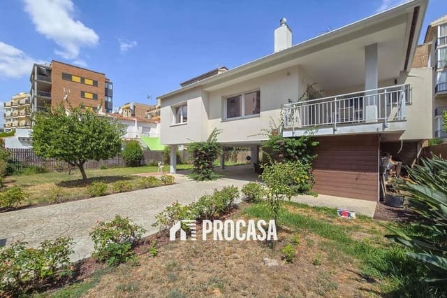 3 makuuhuone Huvila myytävänä paikassa Santa Margarida, Roses mukana 
autotalli - 695 000 € (Ref: 9313976)