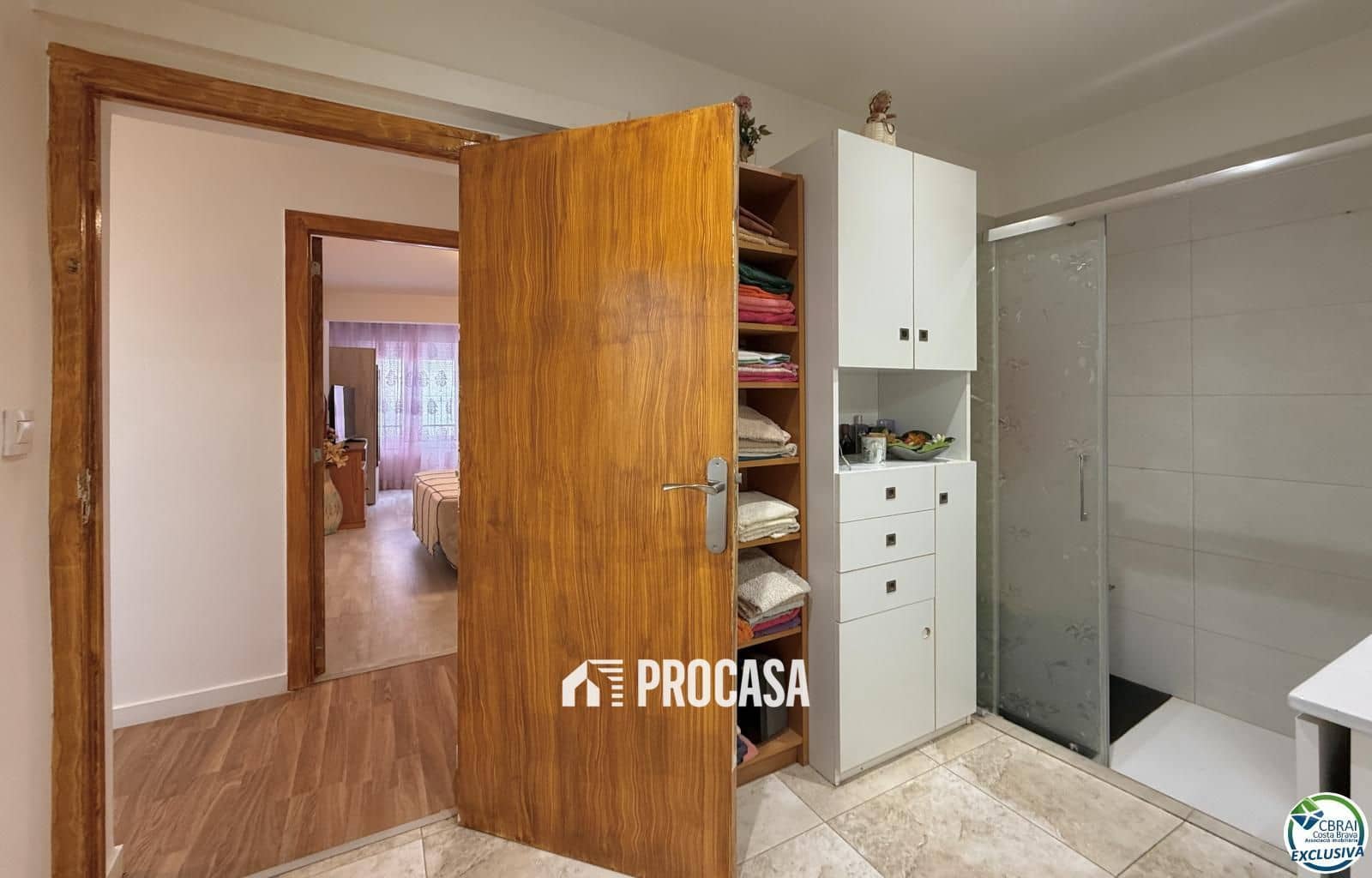 2 bedroom Flat for sale in Roses - € 190,000 (Ref: 9313977)