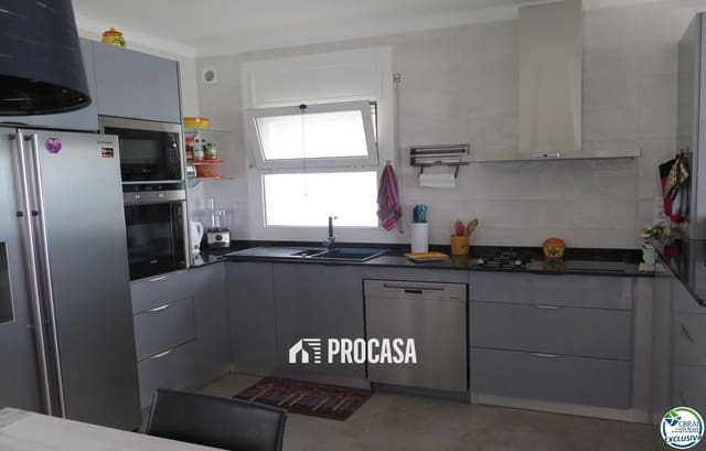 3 soverom Villa til salgs i El Mas Fumats, Roses med svømmebasseng garasje - € 549 000 (Ref: 9318171)