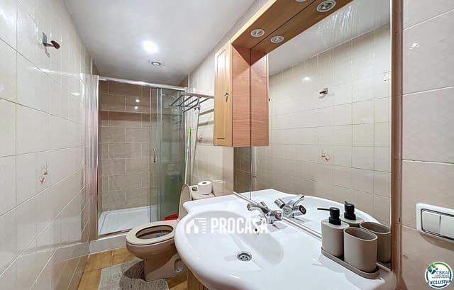 1 slaapkamer Flat te koop in Roses met zwembad garage - € 144.000 (Ref: 9331151)