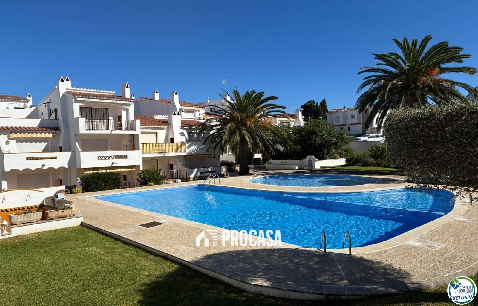 1 slaapkamer Flat te koop in Roses met zwembad garage - € 144.000 (Ref: 9331151)