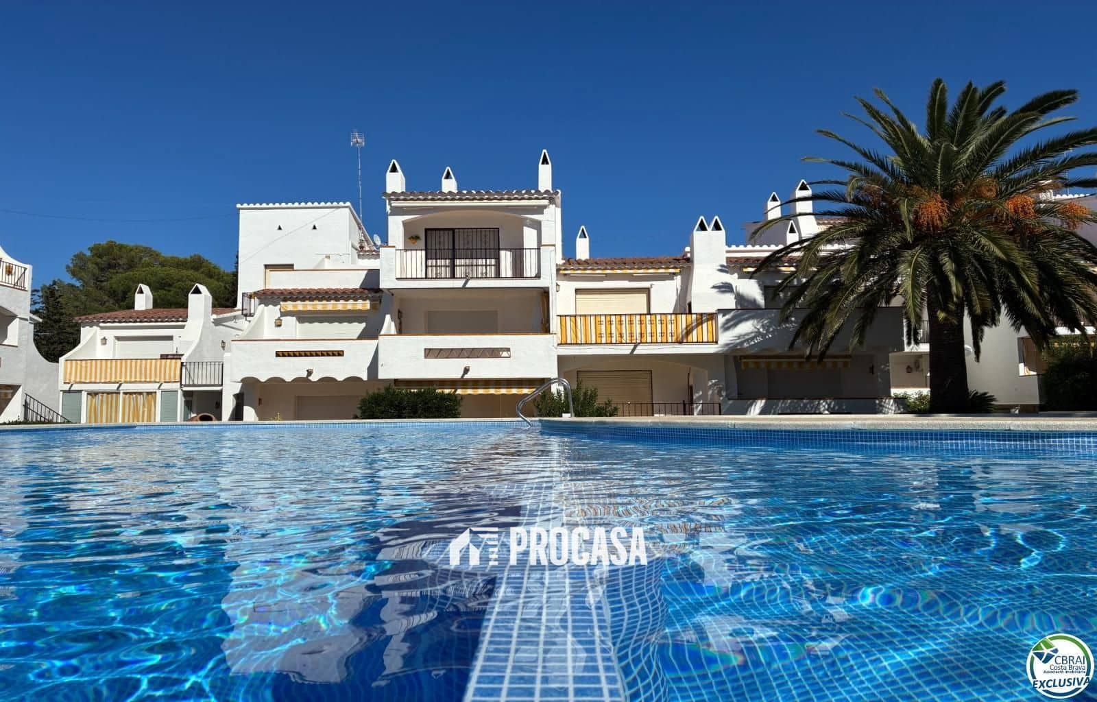 1 slaapkamer Flat te koop in Roses met zwembad garage - € 144.000 (Ref: 9331151)