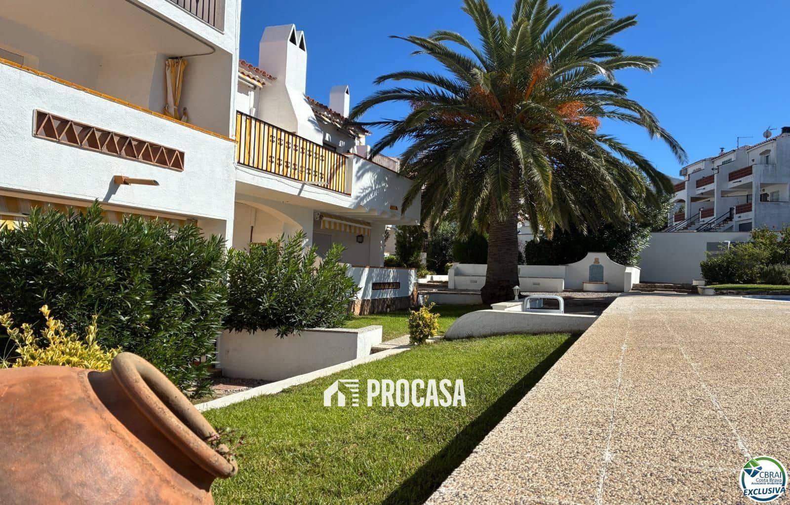 1 slaapkamer Flat te koop in Roses met zwembad garage - € 144.000 (Ref: 9331151)