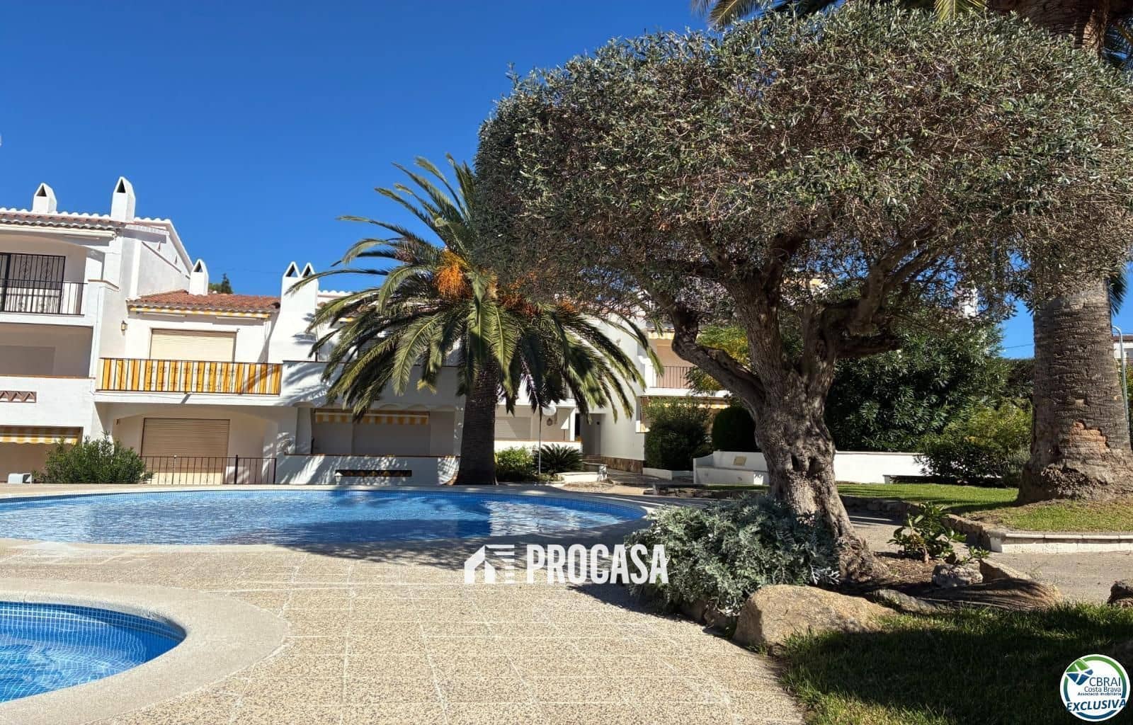 1 slaapkamer Flat te koop in Roses met zwembad garage - € 144.000 (Ref: 9331151)