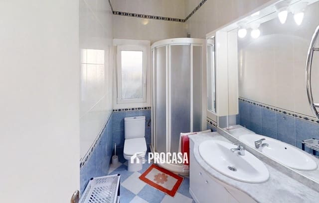 2 soverom Leilighet til salgs i Roses med svømmebasseng garasje - € 198 000 (Ref: 9347919)