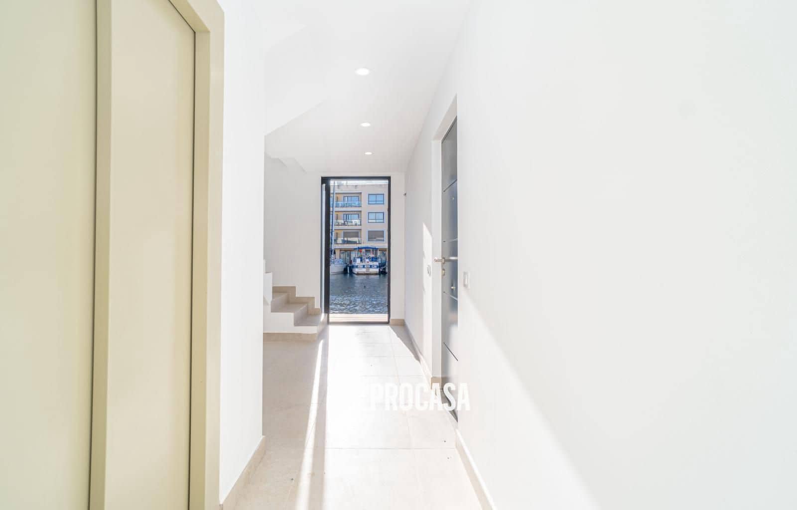 3 soverom Villa til salgs i Empuriabrava med garasje - € 625 000 (Ref: 9354048)