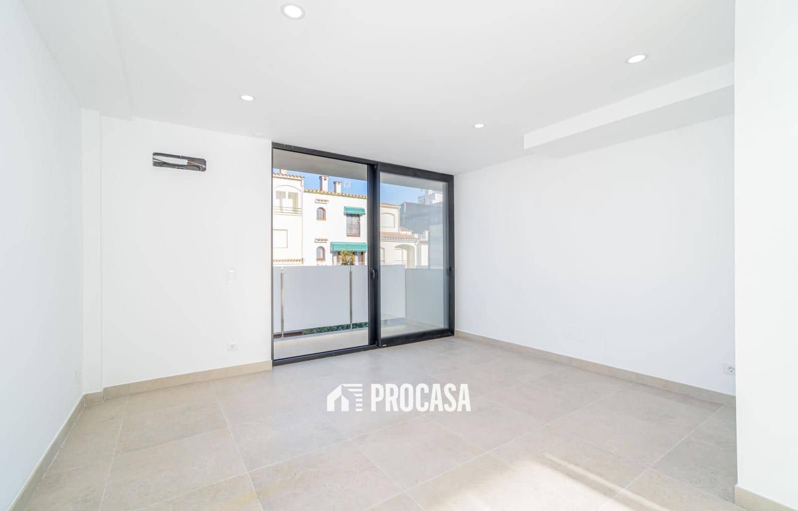 3 soverom Villa til salgs i Empuriabrava med garasje - € 625 000 (Ref: 9354048)