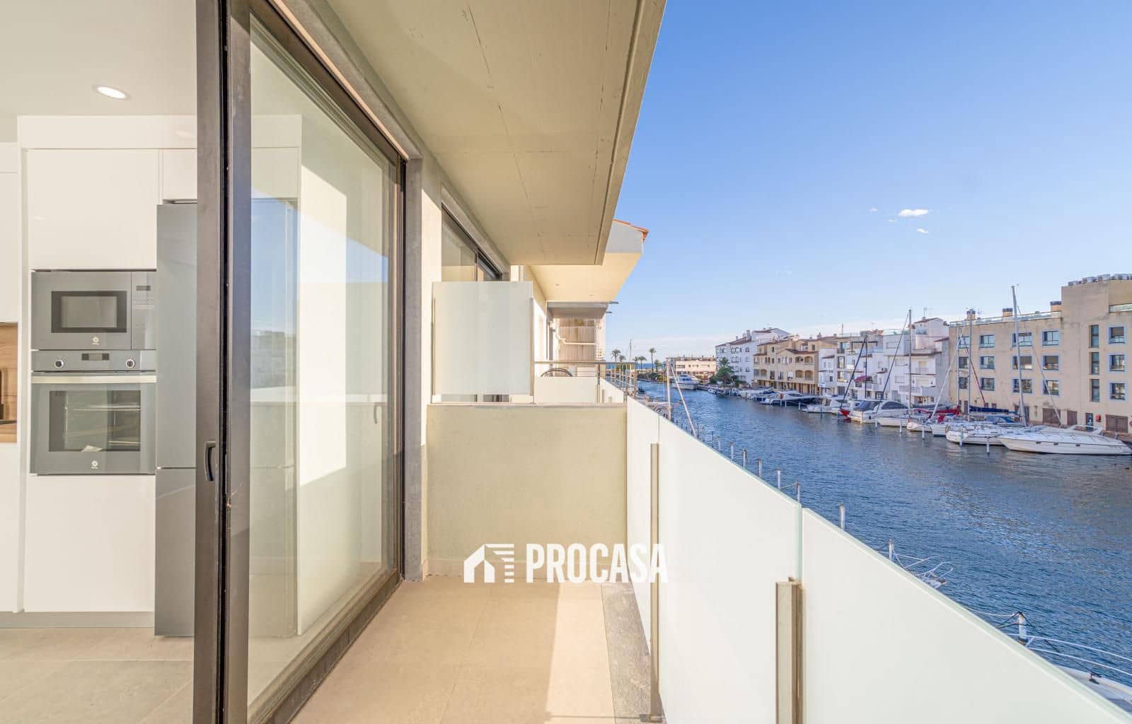 3 soverom Villa til salgs i Empuriabrava med garasje - € 625 000 (Ref: 9354048)