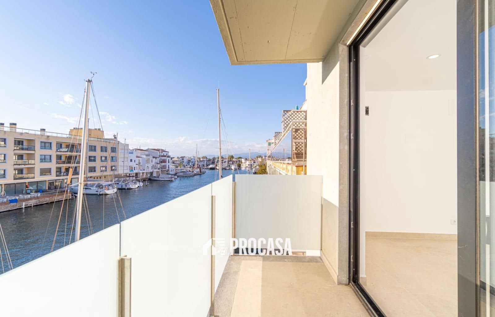 3 soverom Villa til salgs i Empuriabrava med garasje - € 625 000 (Ref: 9354048)