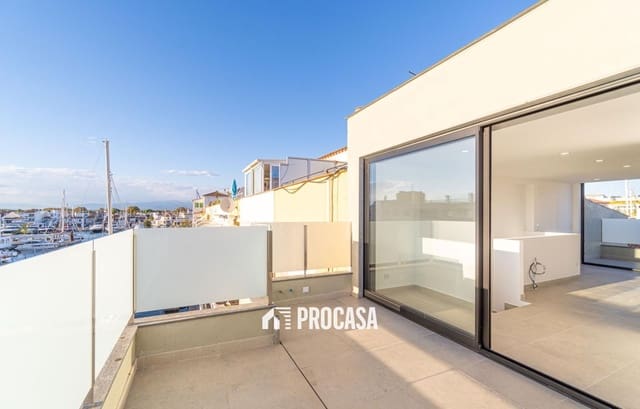 Chalet de 3 habitaciones en Empuriabrava, Castelló d'Empúries en venta con garaje - 625.000 € (Ref: 9354048)