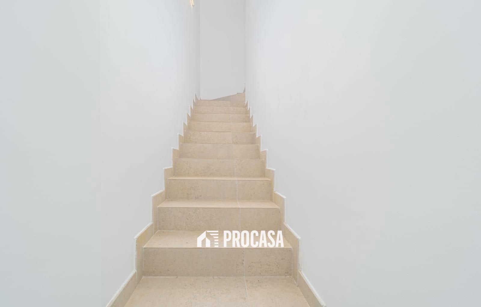 4 chambre Villa/Maison à vendre à Empuriabrava avec garage - 670 000 € (Ref: 9354049)