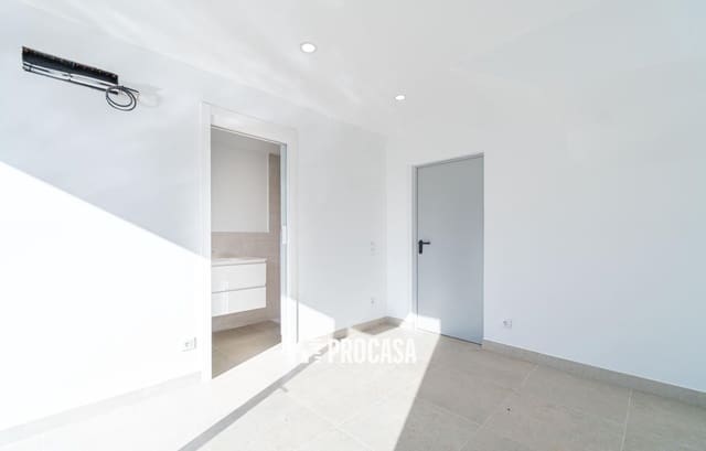 4 sypialnia Willa na sprzedaż w Empuriabrava, Castelló d'Empúries z garażem - 670 000 € (Ref: 9354049)