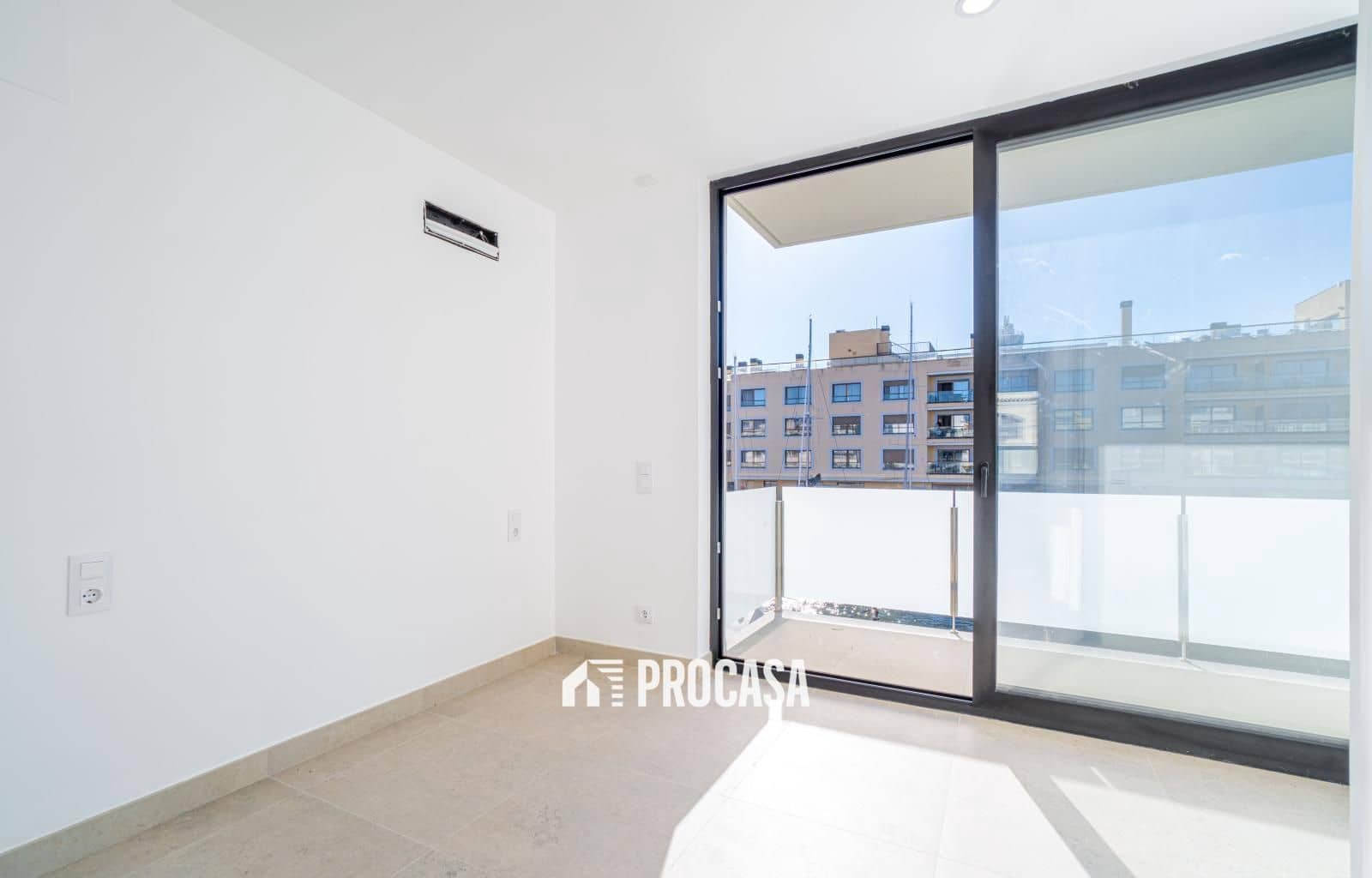 4 chambre Villa/Maison à vendre à Empuriabrava avec garage - 670 000 € (Ref: 9354049)