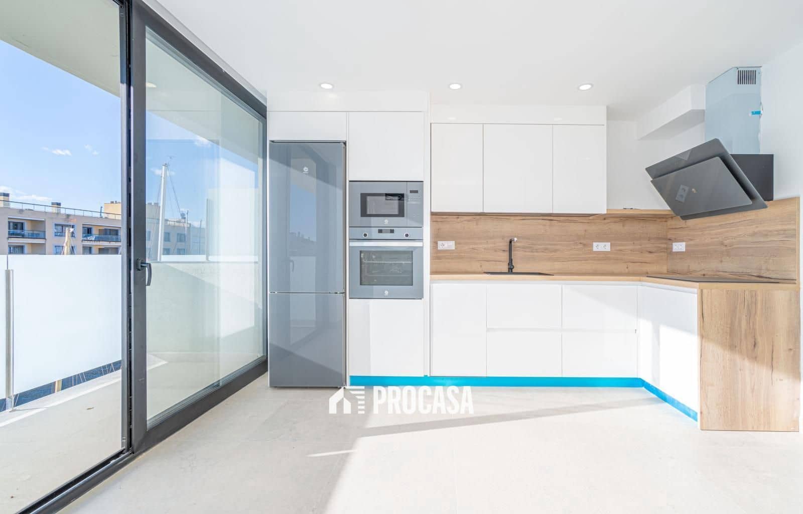 4 chambre Villa/Maison à vendre à Empuriabrava avec garage - 670 000 € (Ref: 9354049)