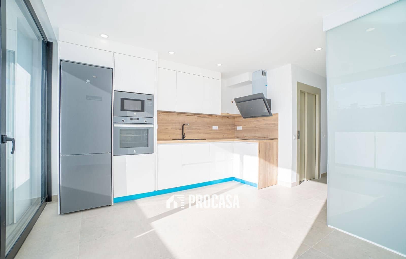 4 chambre Villa/Maison à vendre à Empuriabrava avec garage - 670 000 € (Ref: 9354049)