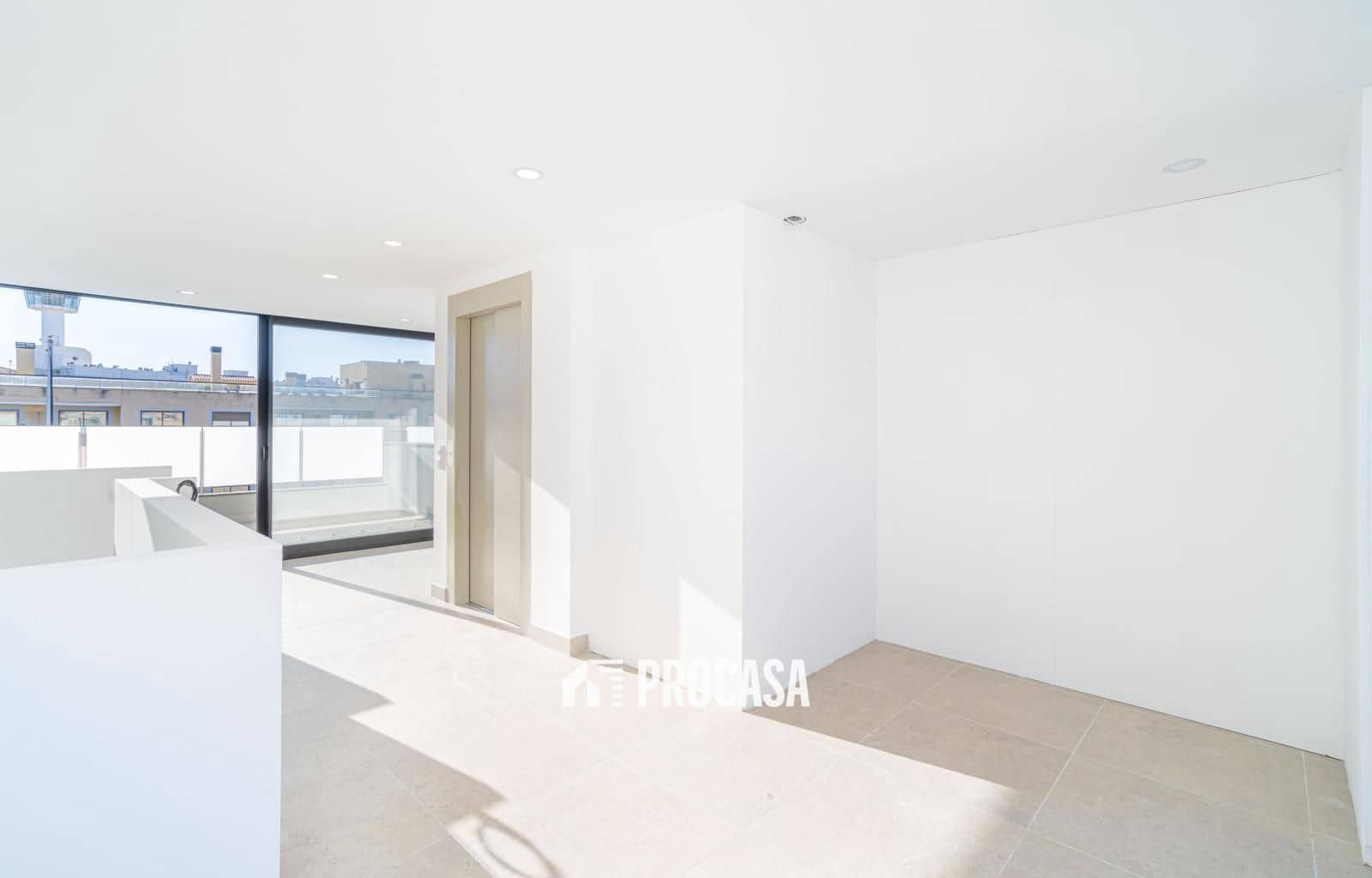 4 chambre Villa/Maison à vendre à Empuriabrava avec garage - 670 000 € (Ref: 9354049)