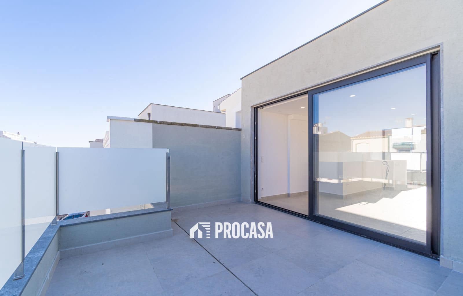 4 chambre Villa/Maison à vendre à Empuriabrava avec garage - 670 000 € (Ref: 9354049)