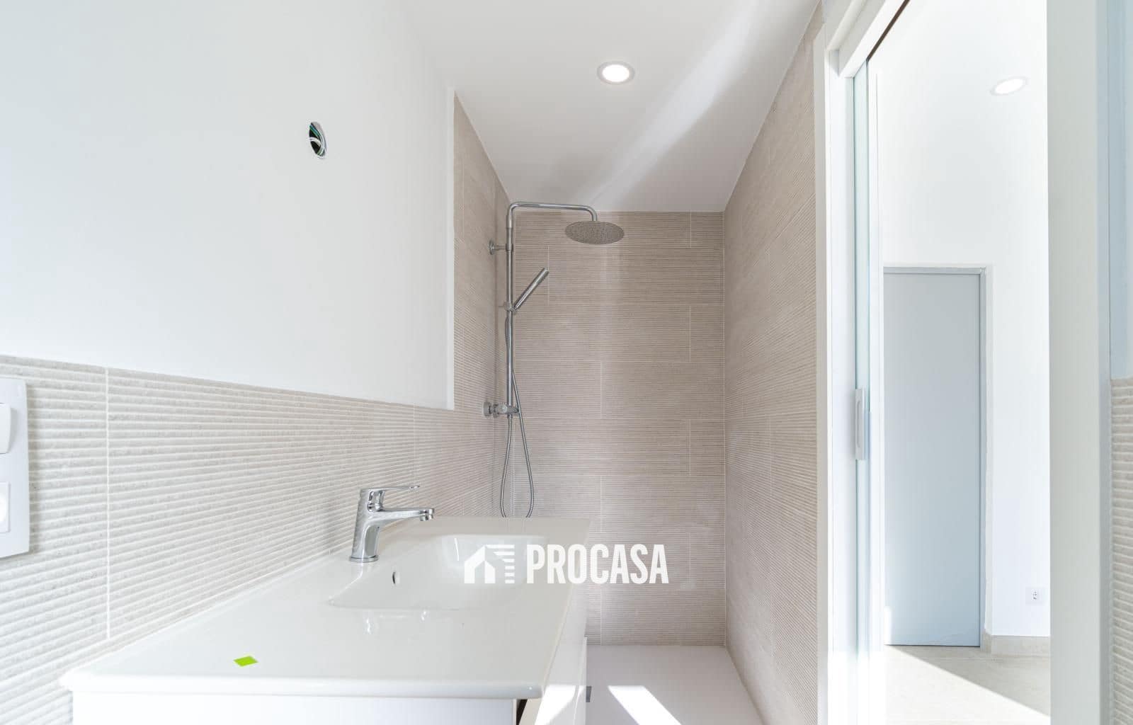 4 chambre Villa/Maison à vendre à Empuriabrava avec garage - 670 000 € (Ref: 9354049)