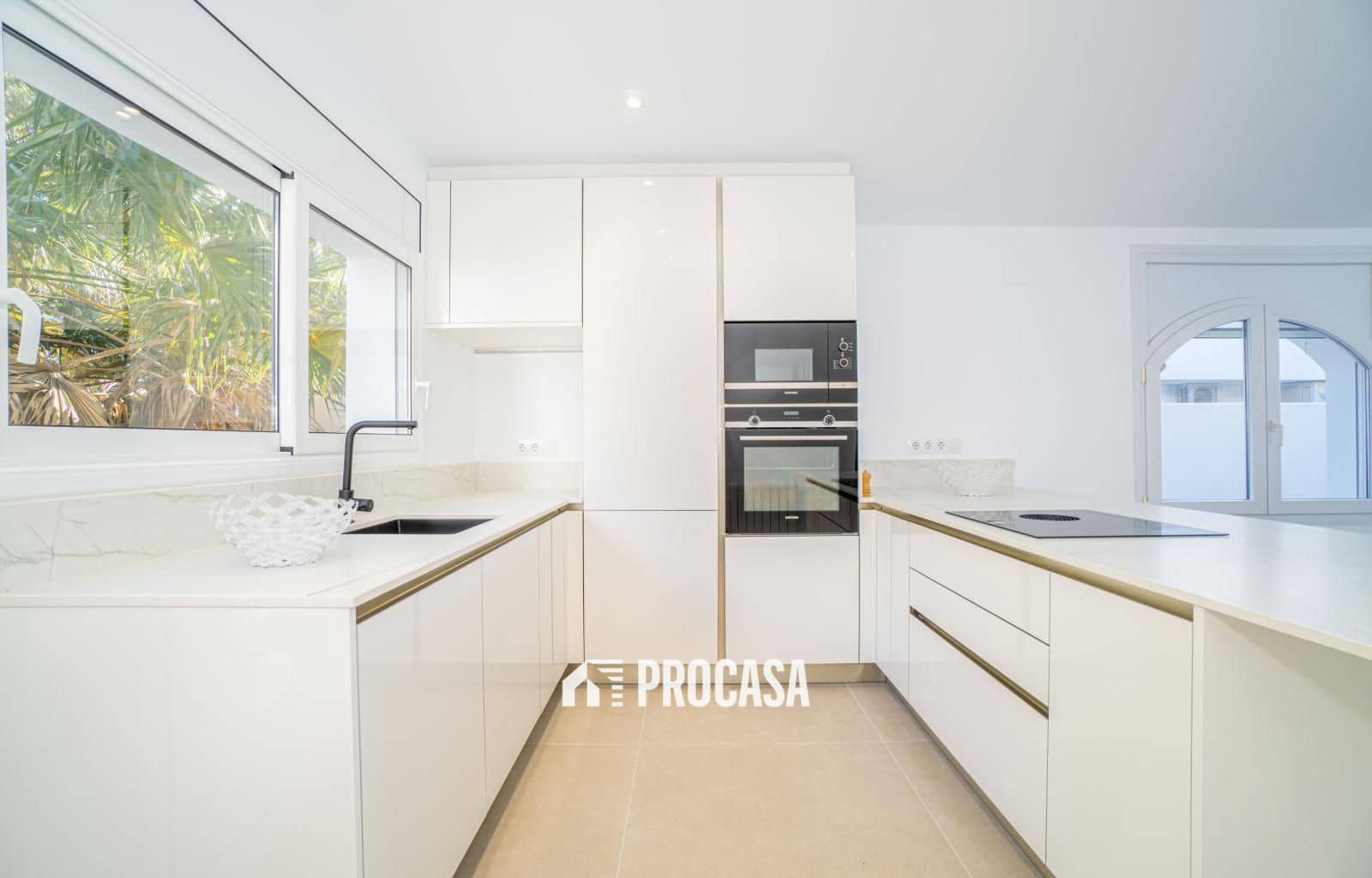 3 chambre Villa/Maison à vendre à Empuriabrava avec piscine garage - 1 050 000 € (Ref: 9369031)