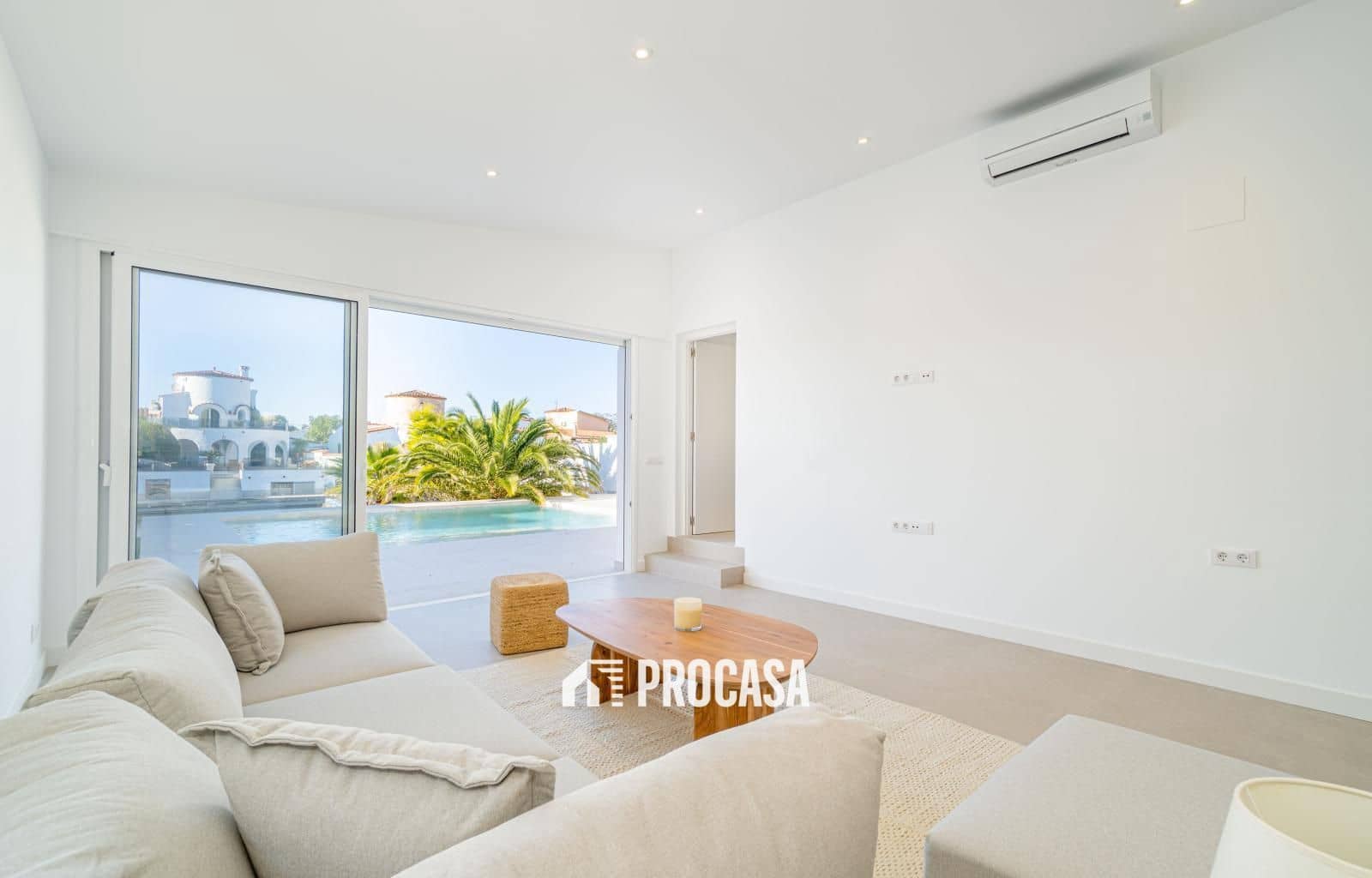 3 chambre Villa/Maison à vendre à Empuriabrava avec piscine garage - 1 050 000 € (Ref: 9369031)